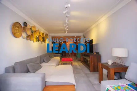Casa com 4 Quartos à venda, 250m² no Jardim da Glória, São Paulo