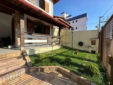 Casa com 4 Quartos à venda, 233m² no Camargos, Belo Horizonte
