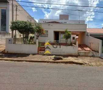 Casa com 5 Quartos à venda, 146m² no Jardim Europa, Londrina