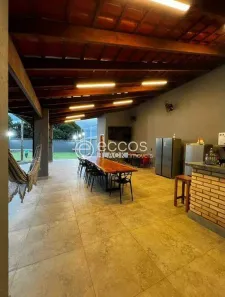Fazenda/Sítio com 3 Quartos à venda, 250m² no Morada dos Pássaros, Uberlândia