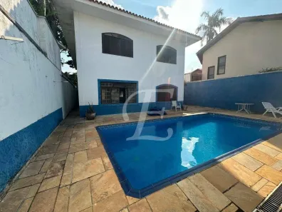 Casa com 4 Quartos para alugar, 400m² no Granja Viana II, Cotia