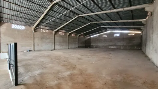 Galpão/Depósito/Armazém à venda, 800m² no Nossa Senhora das Graças, Uberlândia