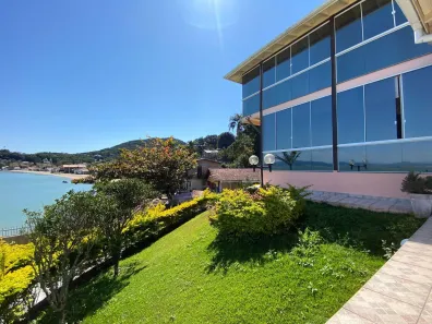 Casa com 3 Quartos para alugar, 294m² no Sambaqui, Florianópolis