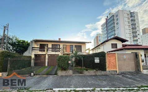 Casa com 3 Quartos à venda, 300m² no Vila Operária, Itajaí