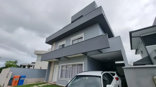 Sobrado com 3 Quartos à venda, 245m² no Cachoeira do Bom Jesus, Florianópolis