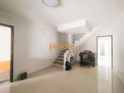 Casa de Condomínio com 2 Quartos à venda, 80m² no Parque Califórnia, Jacareí