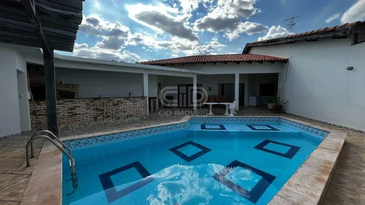 Casa com 5 Quartos à venda, 366m² no Jardim Itália, Cuiabá