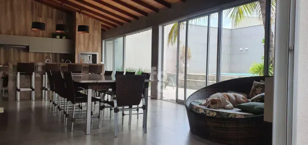 Sobrado com 4 Quartos à venda, 525m² no Jardim Karaíba, Uberlândia