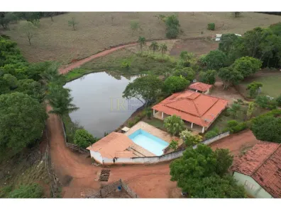 Fazenda/Sítio com 4 Quartos à venda, 180000m² no , Carmópolis de Minas