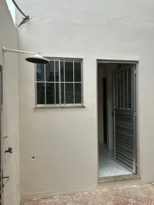 Casa com 2 Quartos para alugar, 50m² no Vaz Lobo, Rio de Janeiro