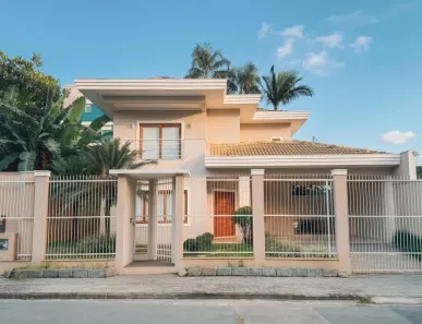 Sobrado com 3 Quartos à venda, 306m² no Costa e Silva, Joinville