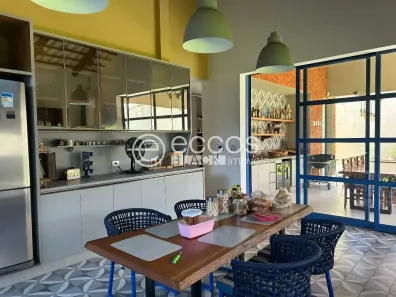 Casa com 4 Quartos à venda, 341m² no Jardim Karaíba, Uberlândia