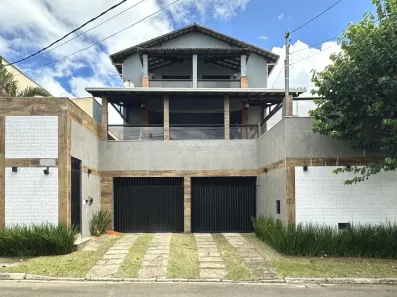 Casa com 5 Quartos à venda, 300m² no São Pedro, Juiz de Fora