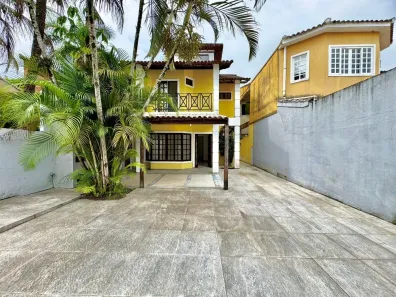Casa de Condomínio com 4 Quartos à venda, 280m² no Vargem Grande, Rio de Janeiro