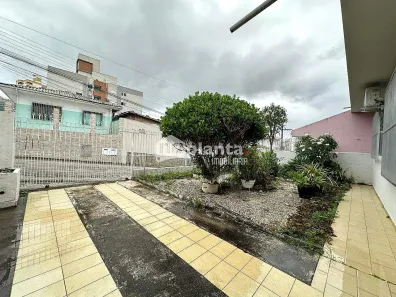 Casa com 3 Quartos à venda, 110m² no Barreiros, São José