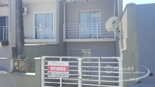 Casa com 2 Quartos à venda, 63m² no Jarivatuba, Joinville