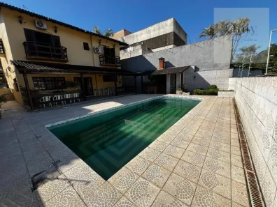 Sobrado com 4 Quartos à venda, 404m² no Adalgisa, Osasco