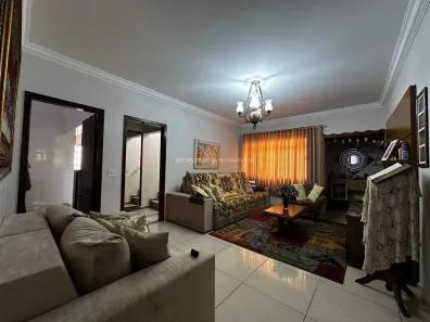 Casa com 5 Quartos à venda, 454m² no Leblon, Uberaba