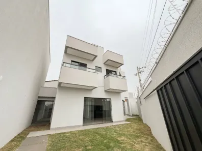 Casa com 3 Quartos à venda, 164m² no Laranjeiras, Uberlândia