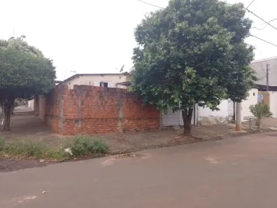 Casa com 2 Quartos à venda, 47m² no Jardim Nacional, Marília