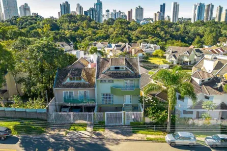 Sobrado com 3 Quartos à venda, 272m² no Mossunguê, Curitiba