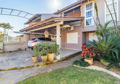 Casa com 3 Quartos à venda, 257m² no Espírito Santo, Porto Alegre