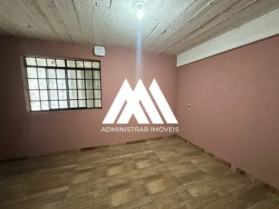 Casa com 6 Quartos para alugar, 230m² no Universitário, Itaúna