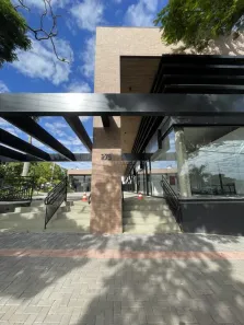 Prédio Comercial para alugar, 322m² no Zona 06, Maringá