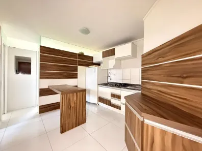 Apartamento com 2 Quartos para alugar, 31m² no Zona 07, Maringá