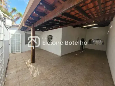 Casa com 3 Quartos para alugar, 180m² no Tabajaras, Uberlândia