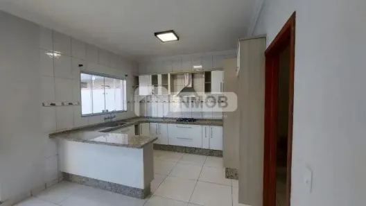 Casa de Condomínio com 3 Quartos para alugar, 350m² no Piracangaguá, Taubaté