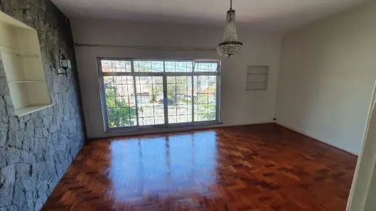 Casa com 3 Quartos para alugar, 263m² no Jardim das Bandeiras, São Paulo