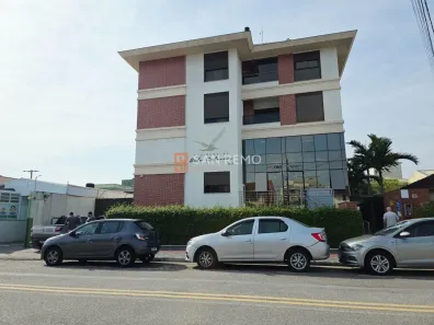 Apartamento com 2 Quartos para alugar, 115m² no Balneário, Florianópolis