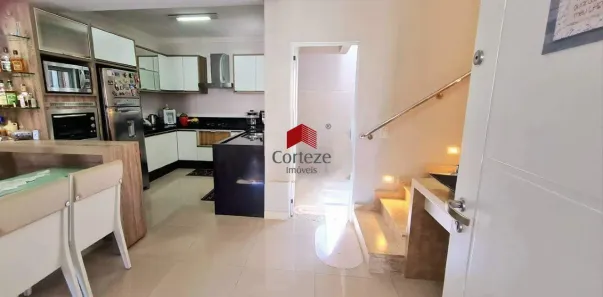 Sobrado com 3 Quartos à venda, 175m² no Uberaba, Curitiba