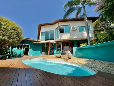 Casa de Condomínio com 3 Quartos à venda, 240m² no Piratininga, Niterói
