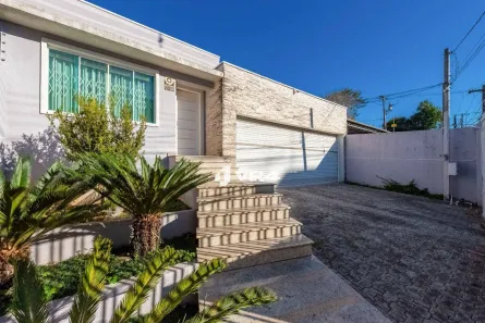 Sobrado com 5 Quartos à venda, 300m² no Guaíra, Curitiba