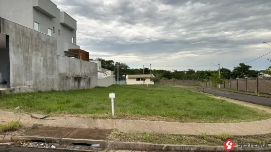 Lote/Terreno à venda, 388m² no Parque Residencial Mart Ville, Presidente Prudente