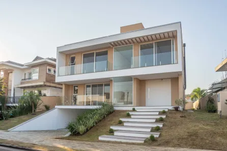 Casa de Condomínio com 3 Quartos para alugar, 380m² no Vila Nova, Porto Alegre