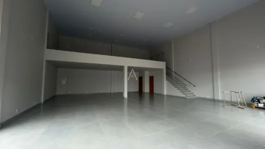 Sala Comercial para alugar, 211m² no Neva, Cascavel