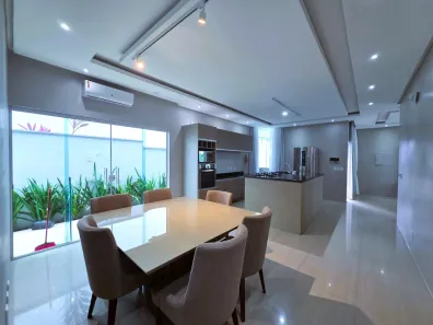 Casa de Condomínio com 3 Quartos para alugar, 360m² no Ponta Negra, Manaus