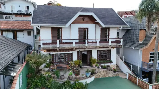 Casa com 3 Quartos à venda, 187m² no Vila Iara, Campos do Jordão