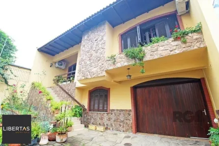 Casa com 3 Quartos à venda, 153m² no Passo da Areia, Porto Alegre