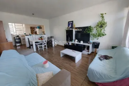 Casa com 3 Quartos à venda, 180m² no Medianeira, Porto Alegre
