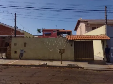Sobrado com 3 Quartos à venda, 209m² no Vila Suconasa, Araraquara