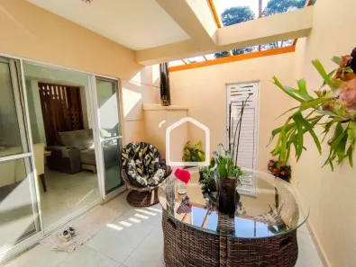 Casa de Condomínio com 4 Quartos à venda, 215m² no Jardim da Glória, Cotia