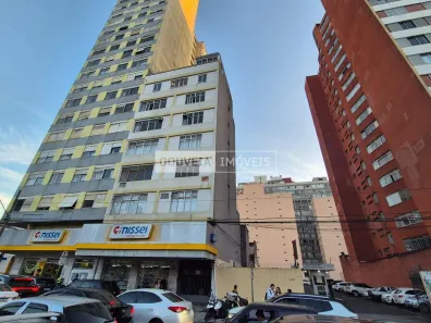 Apartamento com 3 Quartos para alugar, 230m² no Centro, Curitiba