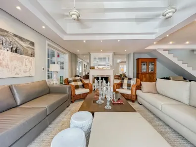 Casa com 2 Quartos à venda, 420m² no Chácara das Pedras, Porto Alegre