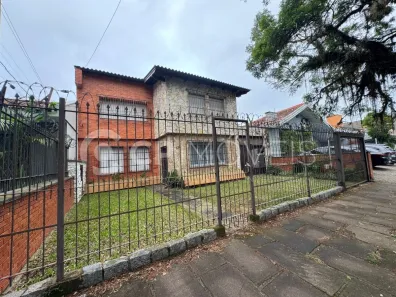 Casa com 4 Quartos à venda, 300m² no Jardim Lindóia, Porto Alegre