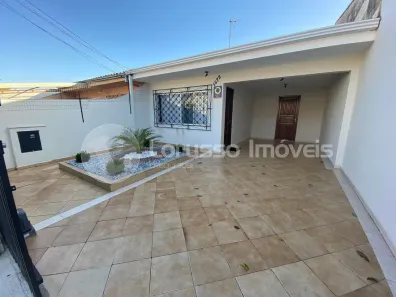 Casa com 2 Quartos para alugar, 72m² no Cajuru, Curitiba