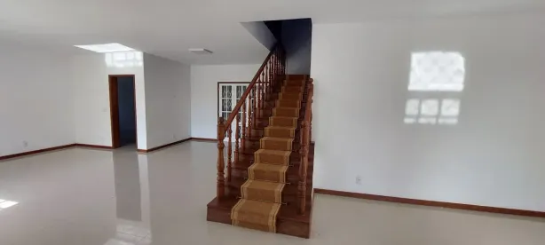 Casa com 4 Quartos à venda, 240m² no Valparaíso, Petrópolis